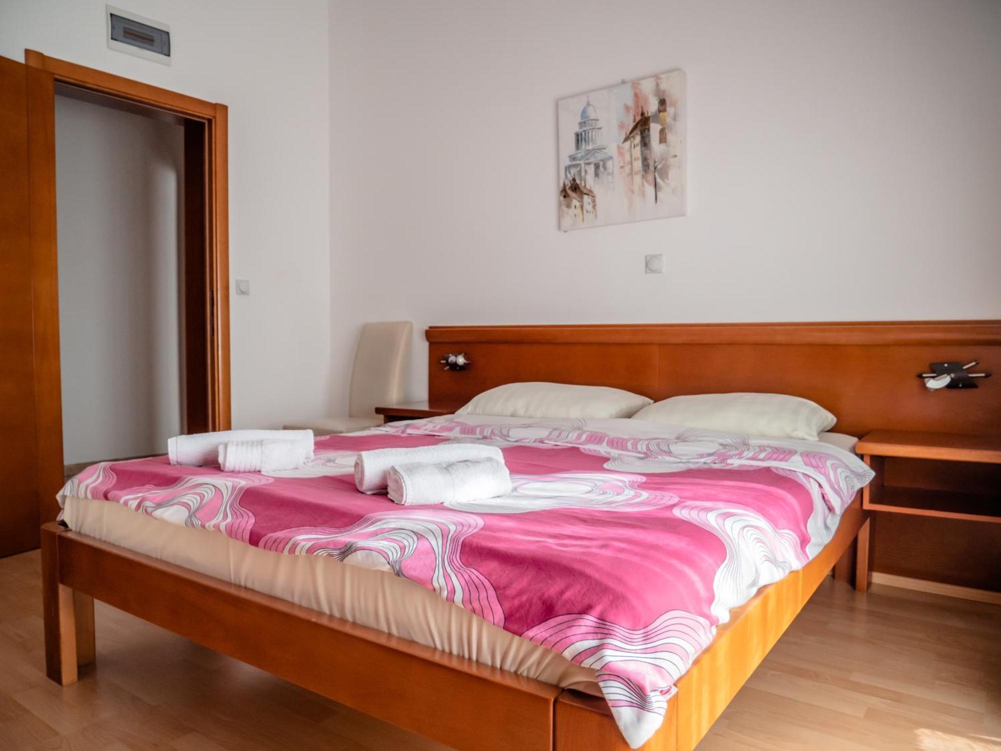 Apartments Bonita Ulcinj Esterno foto